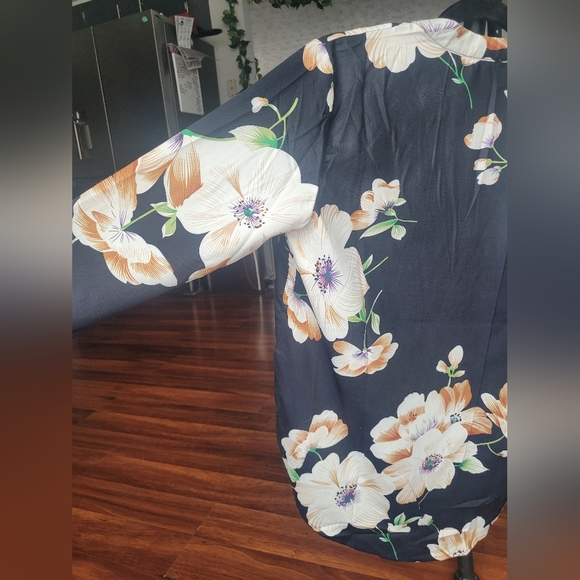 Shein flower shirt - Picture 2 of 8